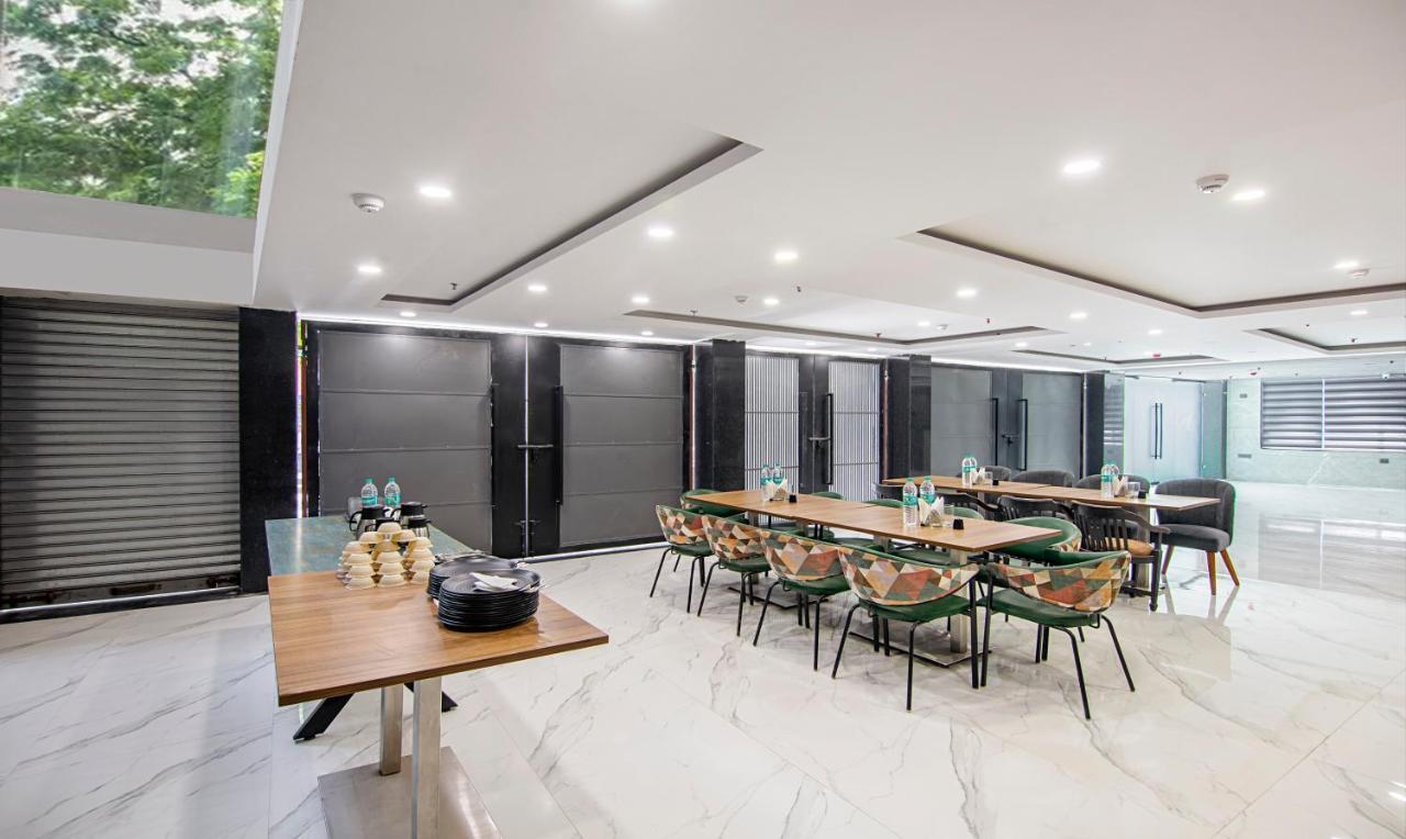 Treebo Royal Comfort Nowe Delhi Zewnętrze zdjęcie