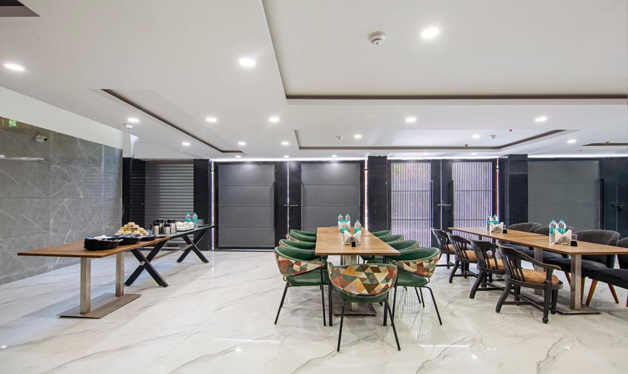 Treebo Royal Comfort Nowe Delhi Zewnętrze zdjęcie